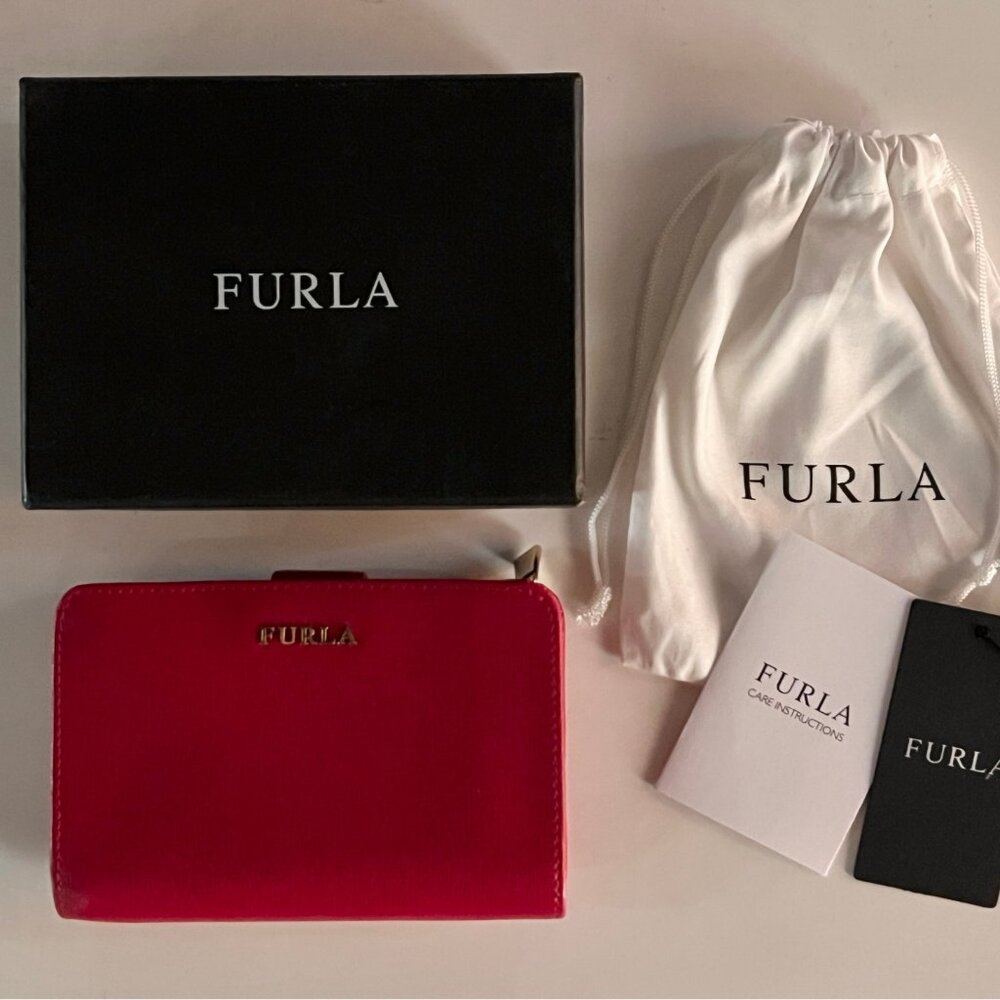 Furla Babylon M zip around leather wallet. Brand new with tags in box